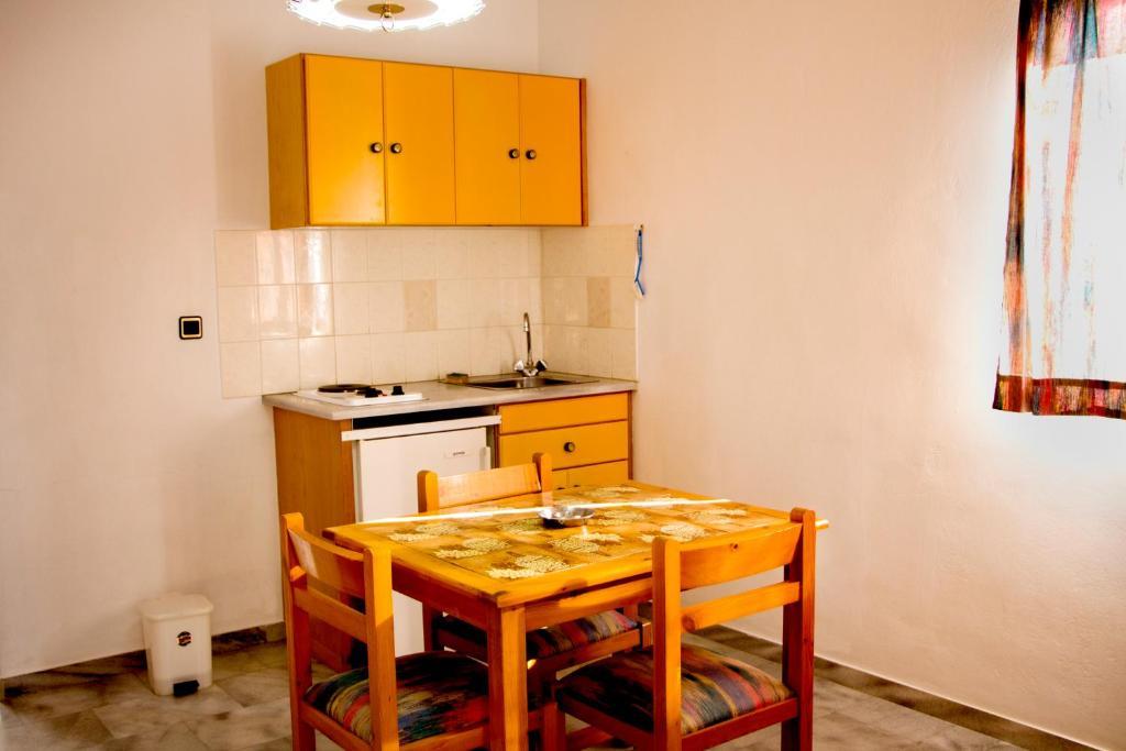Popi Hotel Apartments Agia Marina Extérieur photo